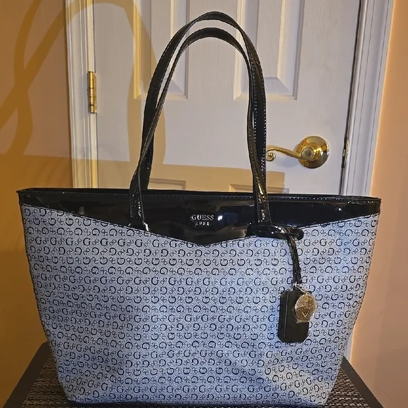 Guess Women\'s Black and Gray Patterned Bag AUTHENTIC GUESS black grey SIGNATURE PVC LEATHER SHOULDER  main image 2